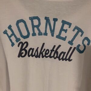 NBA (brand)Hornets Basketball long sleeve shirt white